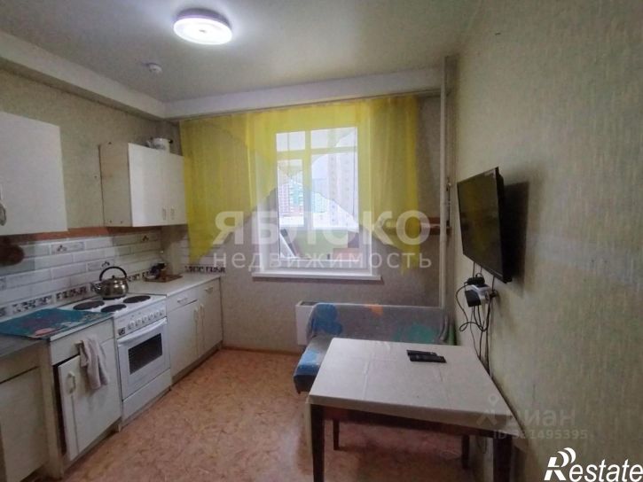 3-комн квартира ул Строителей, 10,  д. 10