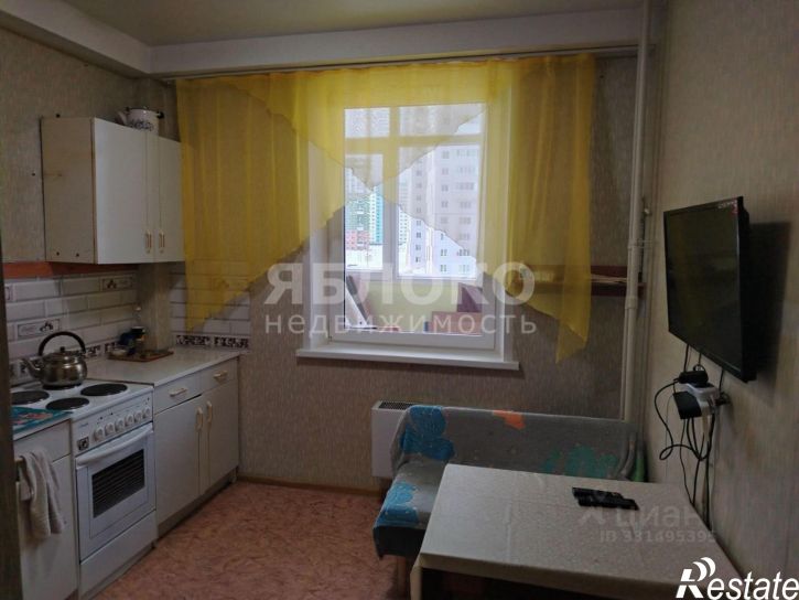 3-комн квартира ул Строителей, 10,  д. 10
